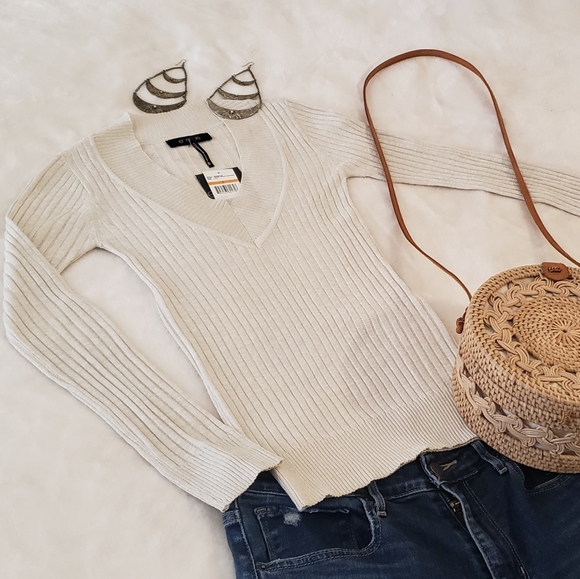 Energie Tops - V Neck sweater/shirt | Energie sz Small